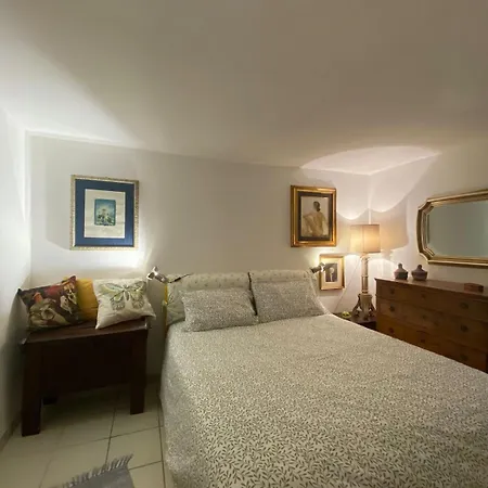 The Pilgrim's Court רומא