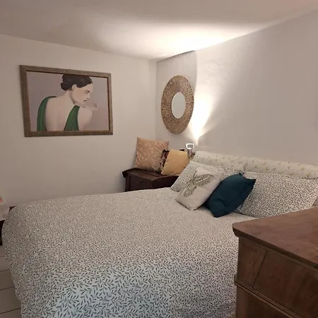 The Pilgrim's Court בית נופש